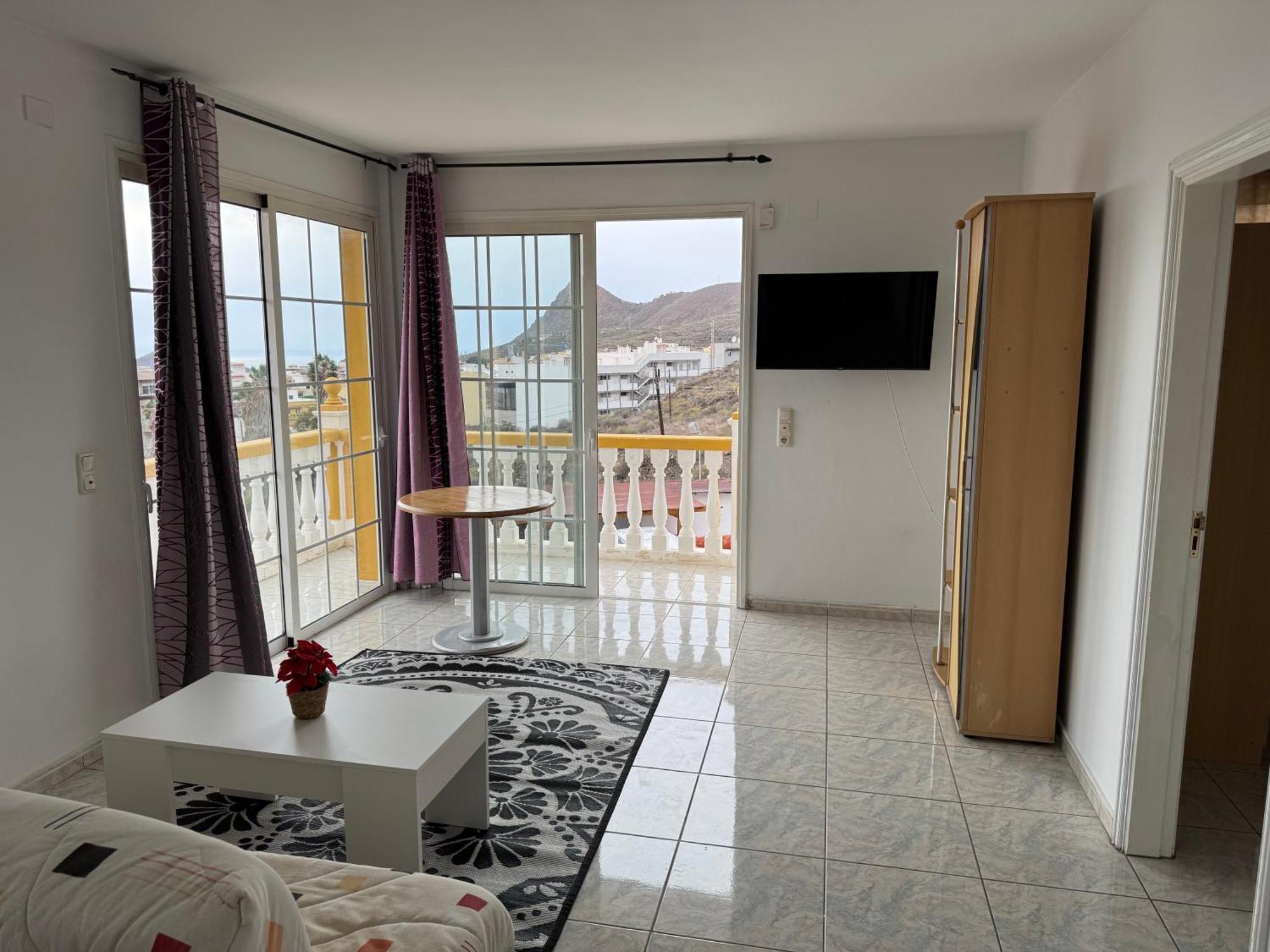 Villa Kary Арона Екстериор снимка